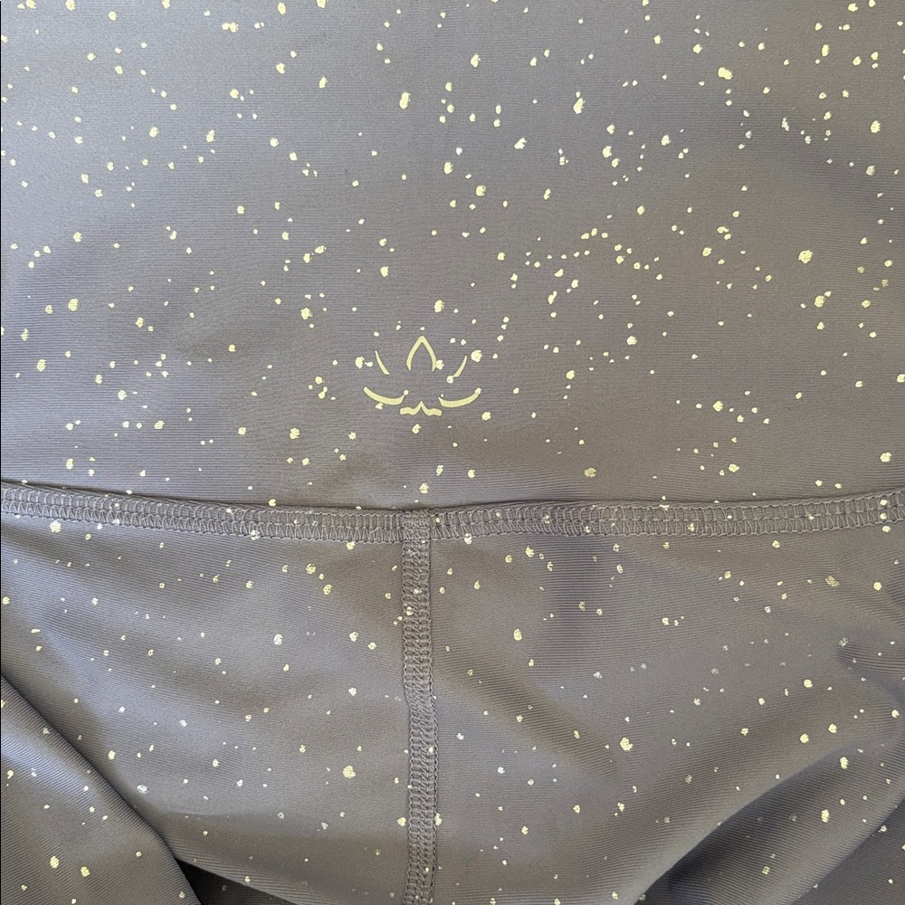 Beyond Yoga Purple and Silver Alloy Leggings - Picture 4 of 5